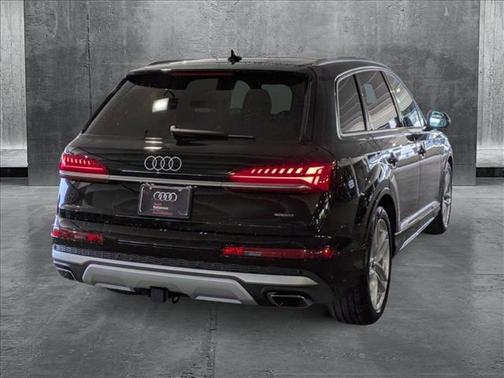 2025 Audi Q7 55 Premium Plus