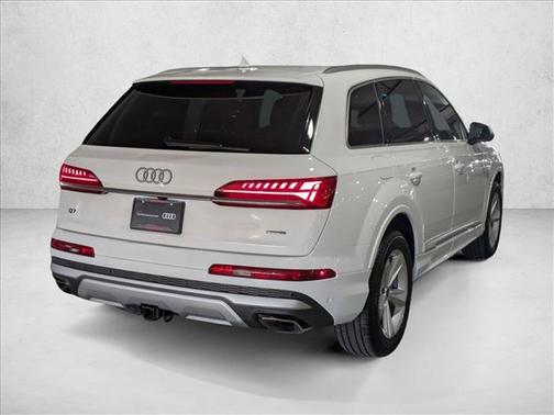 2025 Audi Q7 55 Premium