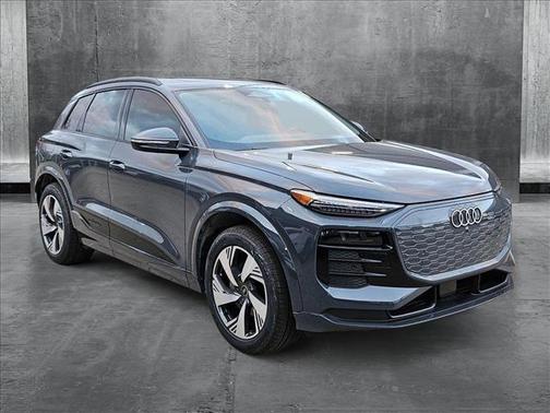 2025 Audi Q6 e-tron Premium Plus quattro