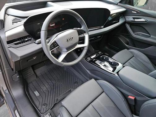 2025 Audi Q6 e-tron Premium Plus quattro