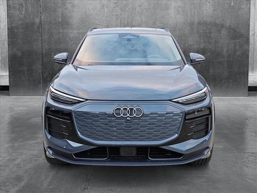 2025 Audi Q6 e-tron Premium Plus quattro