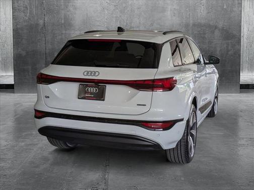 2025 Audi Q6 e-tron Premium Plus quattro