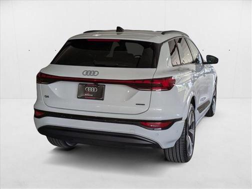 2025 Audi Q6 e-tron Premium Plus quattro