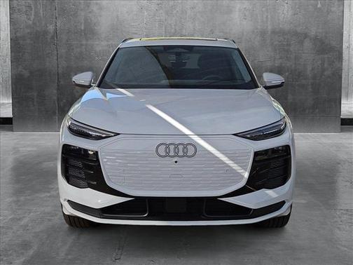 2025 Audi Q6 e-tron Premium Plus quattro