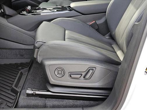 2025 Audi Q6 e-tron Premium Plus quattro