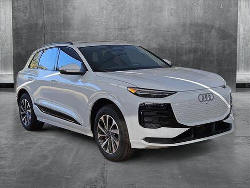 2025 Audi Q6 e-tron Premium Plus quattro