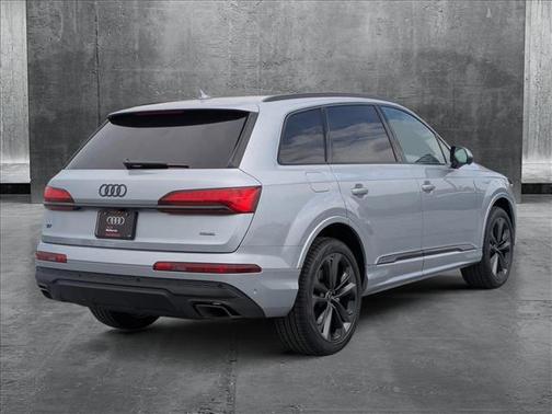 2025 Audi Q7 55 Premium Plus