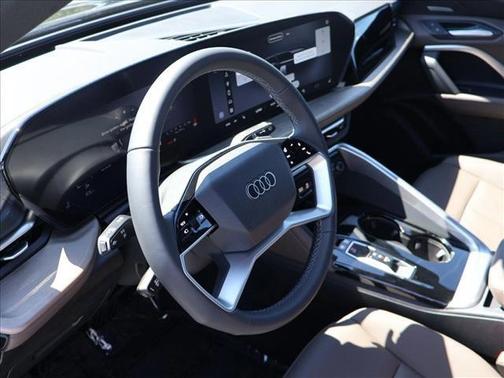 Mythos Black Metallic 2026 Audi Q5 Premium Plus TFSI quattro S tronic