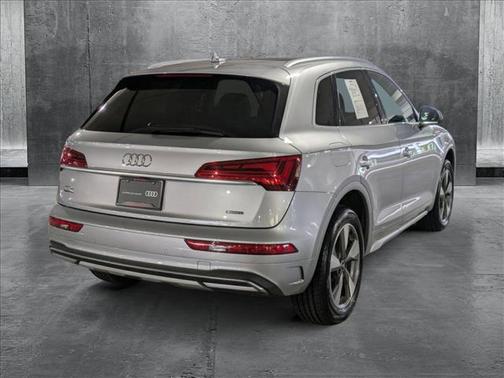 2022 Audi Q5 40 Premium Plus