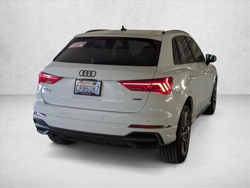 2025 Audi Q3 Premium 45 TFSI S line quattro Tiptronic