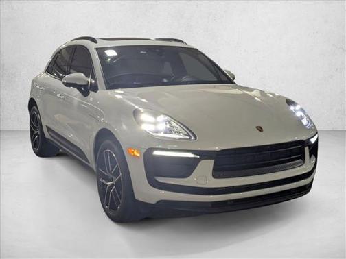 2022 Porsche Macan AWD