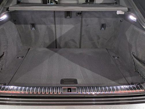 2024 Audi Q8 e-tron Premium Plus