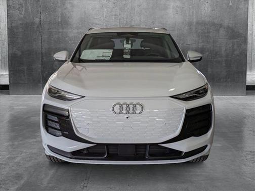 2025 Audi Q6 e-tron Premium quattro