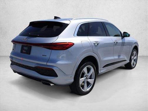 Florett Silver Metallic 2026 Audi Q5 Premium Plus TFSI quattro S tronic