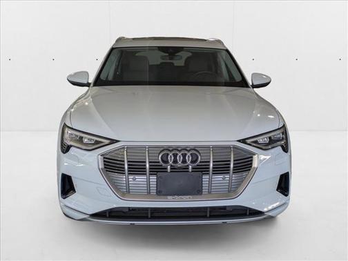 2019 Audi e-tron Premium Plus