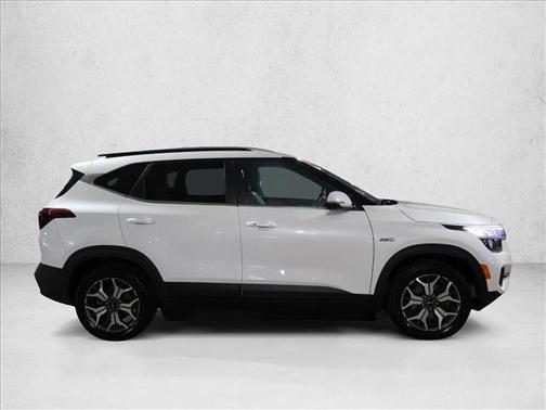 Snow White Pearl 2021 Kia Seltos EX