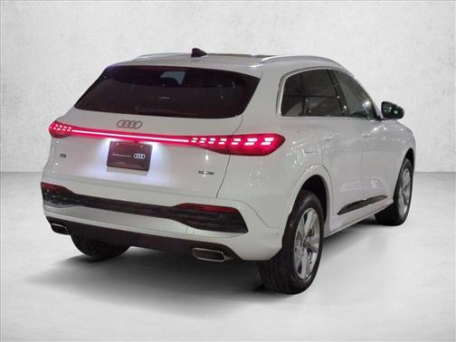 2025 Audi Q5 Premium TFSI quattro S tronic