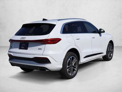 Glacier White Metallic 2026 Audi Q5 Premium TFSI quattro S tronic