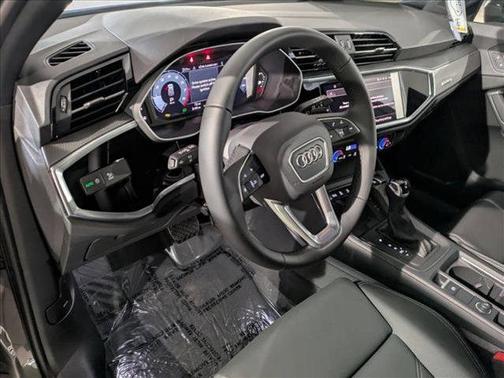 2025 Audi Q3 Premium 45 TFSI S line quattro Tiptronic