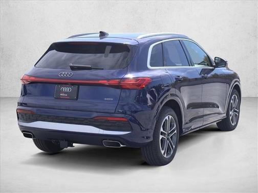 Navarra Blue Metallic 2026 Audi Q5 Prestige TFSI quattro S tronic