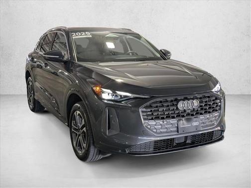 2025 Audi Q5 Premium TFSI quattro S tronic