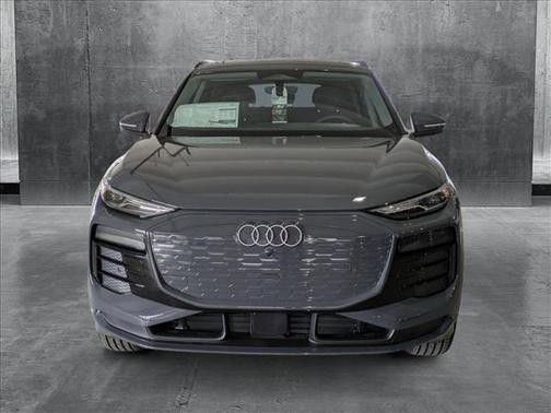 2025 Audi Q6 e-tron Premium quattro