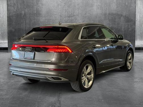 2022 Audi Q8 55 Premium Plus