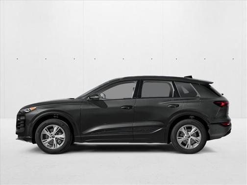 Mythos Black Metallic 2027 Audi Q6 e-tron Premium Plus