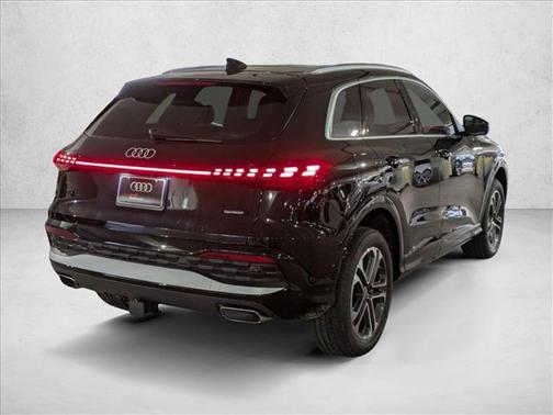 2025 Audi Q5 Premium