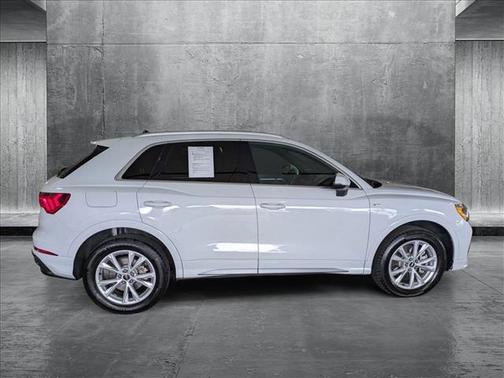 2022 Audi Q3 45 S line Premium