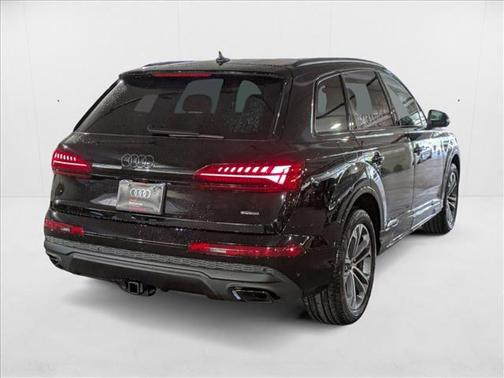 2025 Audi Q7 45 Premium Plus