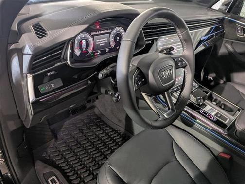 2025 Audi Q7 45 Premium Plus