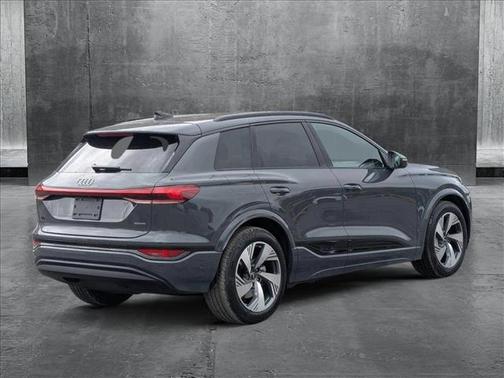 2025 Audi Q6 e-tron Prestige quattro
