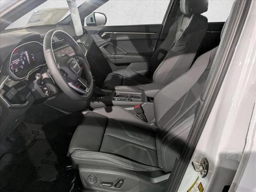 2025 Audi Q3 Premium 45 TFSI S line quattro Tiptronic