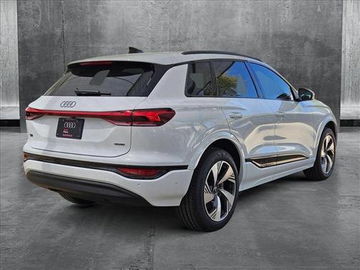 2025 Audi Q6 e-tron Premium quattro