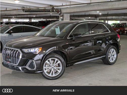 2022 Audi Q3 45 S line Premium