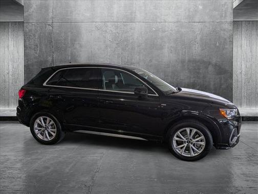 2022 Audi Q3 45 S line Premium