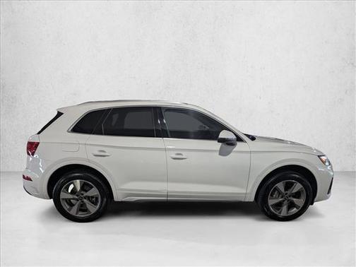 2023 Audi Q5 40 Premium Plus