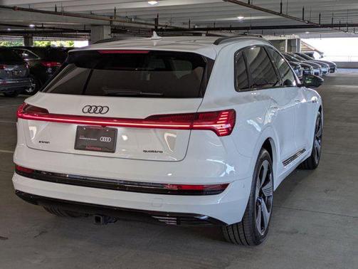 2023 Audi e-tron Premium Plus quattro