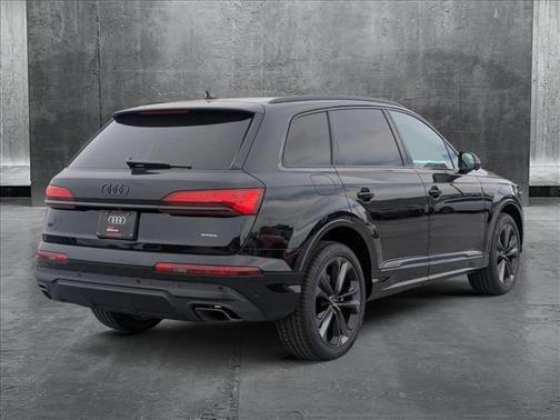 2025 Audi Q7 55 Premium Plus
