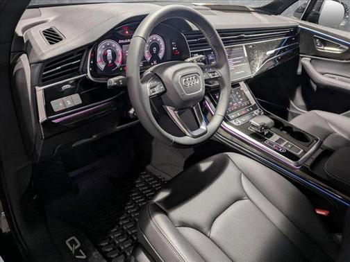 2025 Audi Q7 55 Premium Plus