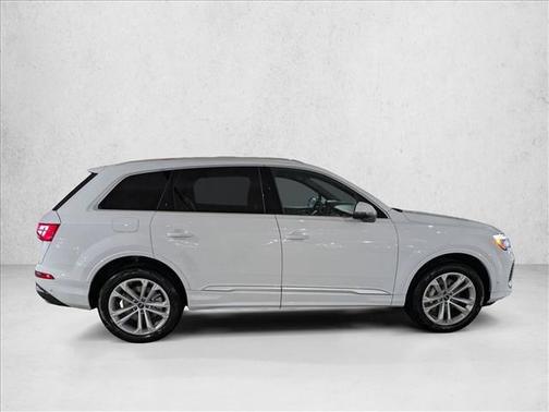 2025 Audi Q7 55 Premium