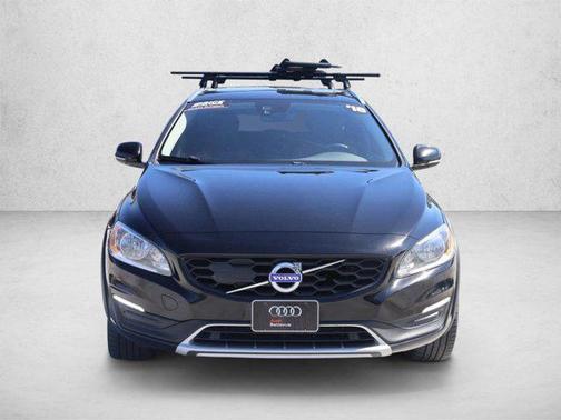 Crystal White Pearl Metallic 2018 Volvo V60 Cross Country T5