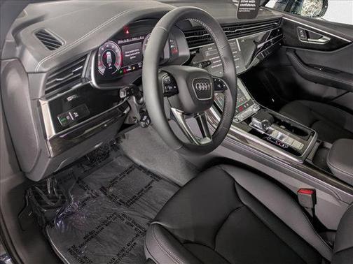 2025 Audi Q7 55 Premium Plus