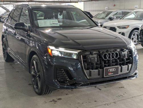 2025 Audi Q7 55 Premium Plus
