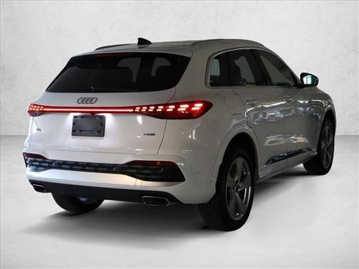 2025 Audi Q5 Premium Plus TFSI quattro S tronic