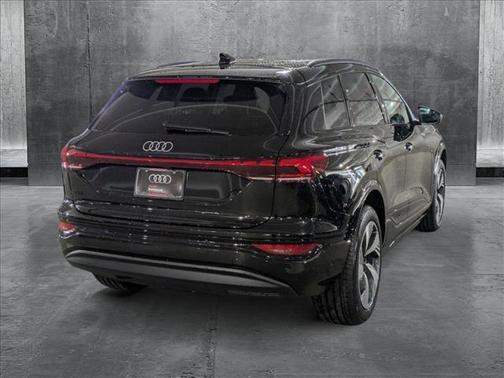2025 Audi Q6 e-tron Premium Plus quattro