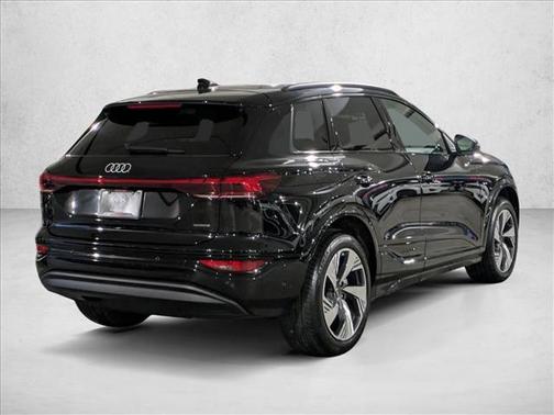 2025 Audi Q6 e-tron Premium Plus quattro
