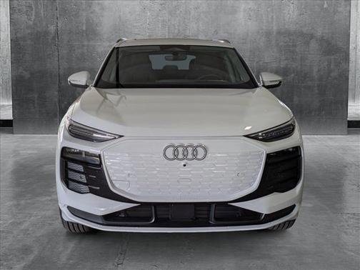 2025 Audi Q6 e-tron Premium Plus quattro