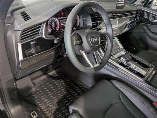 2025 Audi Q7 55 Prestige